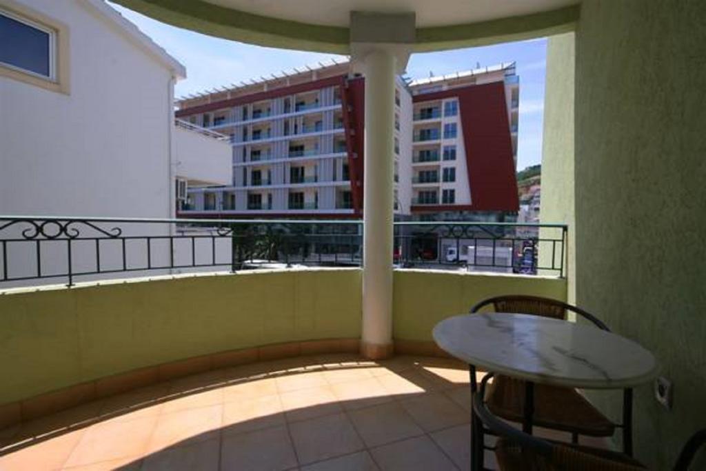 Apartments Pier Budva Buitenkant foto
